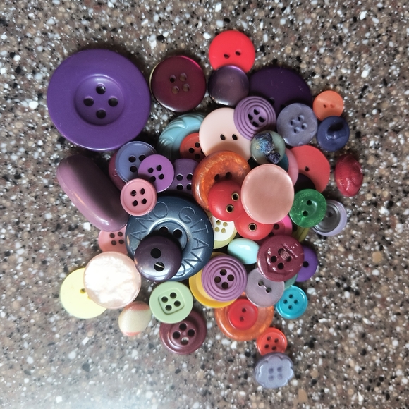 Vintage Buttons Lot 1 LB - Picture 2 of 4